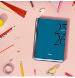 32426-AGENDA ESCOLAR 2025-2026 TAMANO A5 TAPA CARTON FORRADO SEMANA VISTA MODELO SYSTEM BASIC AZUL DOHE 52056